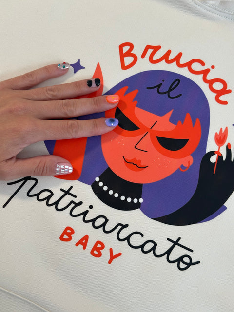 La felpa Momusso x Capezzolo