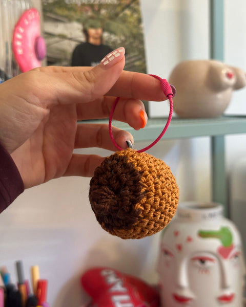 Il portachiavi Capezzolo