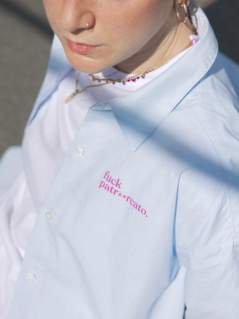 La camicia Censored