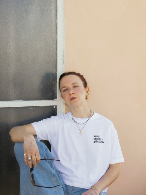 La t-shirtina Non qui per piacerti