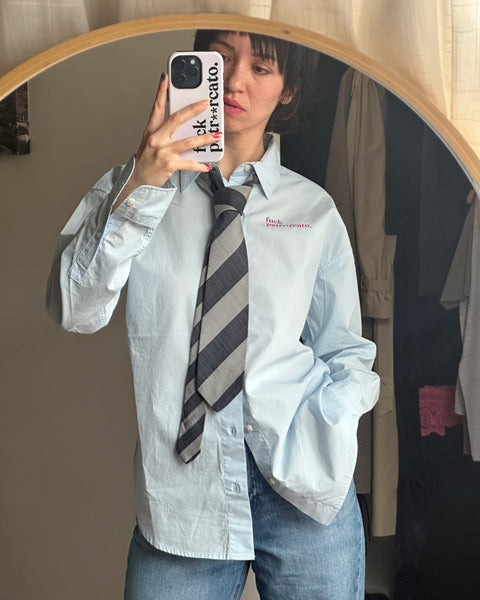 La camicia Censored