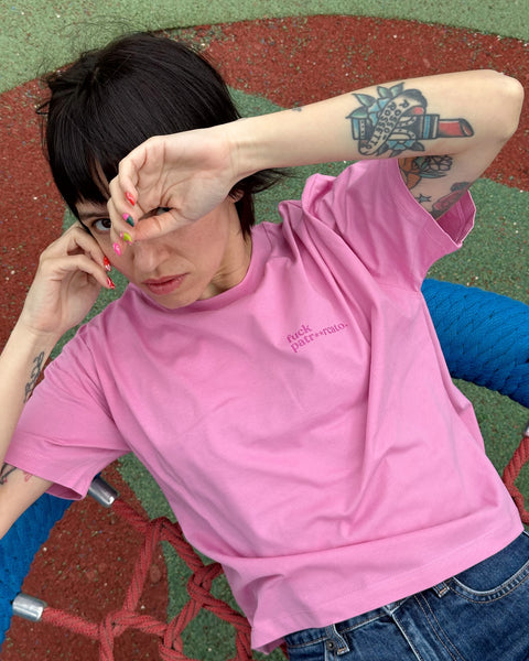 La t-shirtina Censored